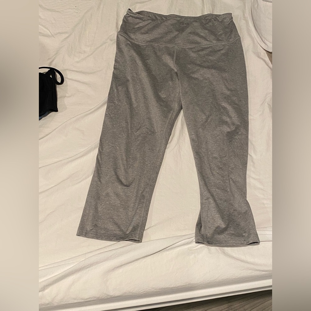 Woman’s gray gym shark leggings size large